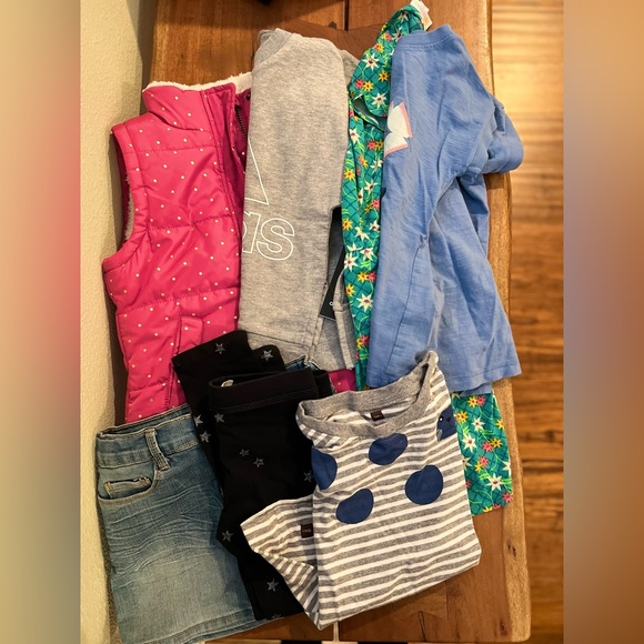 Bundle of 7 - Girls size 6 - Picture 1 of 15